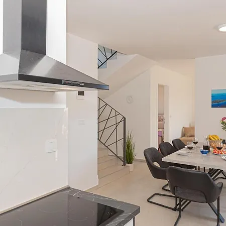 Semesterbostad Beautiful In