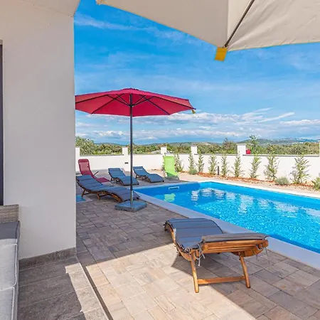 Semesterbostad Beautiful In Šibenik