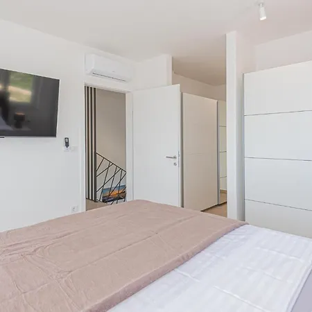 Semesterbostad Beautiful In *